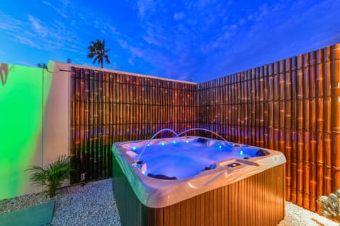 Hot Tub, Pool view