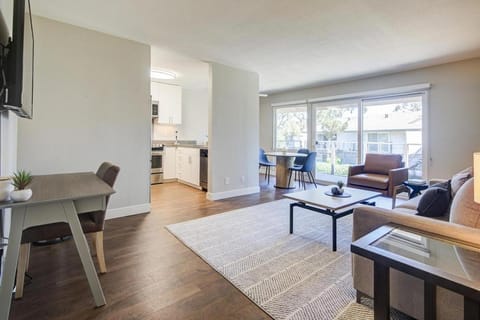 Landing Modern Apartment with Amazing Amenities (ID5476X22) Copropriété in Foster City