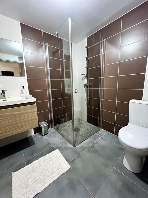 Shower, Toilet, Bathroom