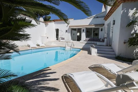 Property building, Pool view