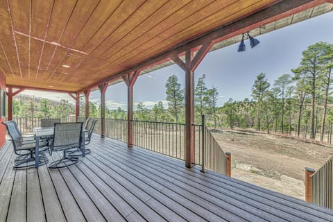 Spacious Ruidoso Home Hike, Golf, Ski and More! Maison in Ruidoso