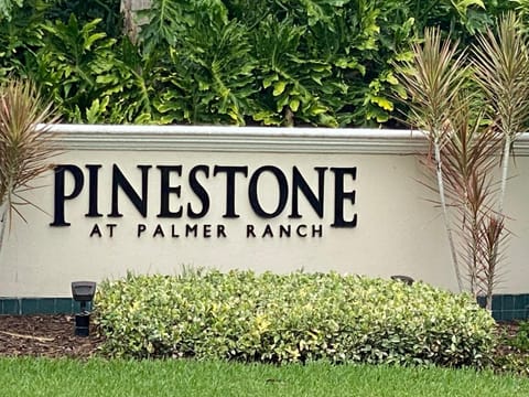 Pinestone Condo On Palmer Ranch House in Vamo