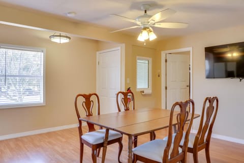 Sunny Florida Getaway with Patio, Near Disney World! Apartment in The Villages