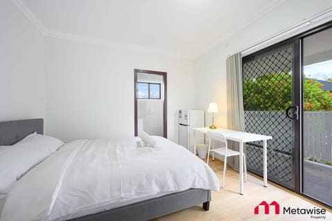 MetaWise Parramatta Cozy Room with Bathroom WiFi Haus in Parramatta