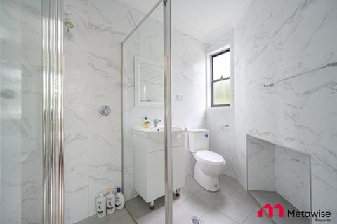MetaWise Parramatta Cozy Room Share Bathroom WiFi House in Parramatta