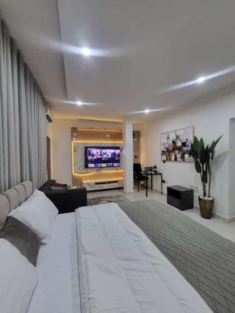 Stylish Modern Studio Apartment-Banana Island Condo in Lagos