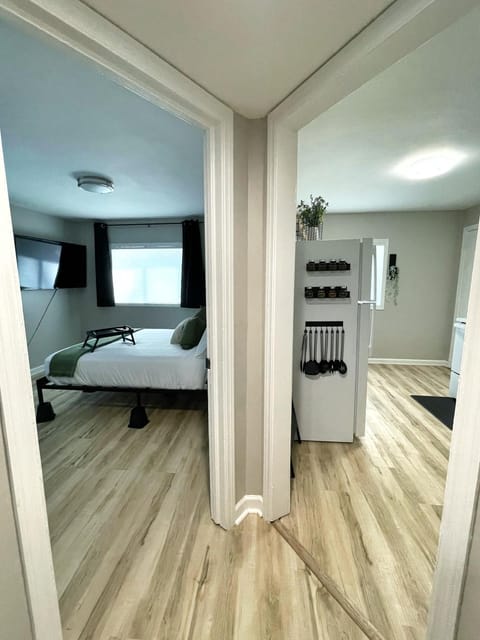 Bed, Kitchen or kitchenette, Photo of the whole room, Bedroom