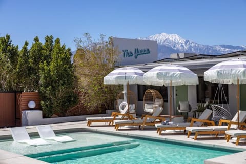 The Yucca Hotel Villa - Entire Buyout House in Desert Hot Springs