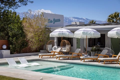 The Yucca Hotel Villa - Entire Buyout House in Desert Hot Springs