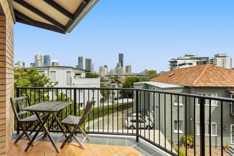 Charming 2-Bed Apartment with City Views Apartment in Kangaroo Point