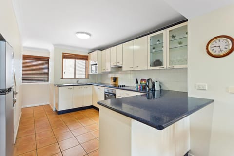 Charming 2-Bed Apartment with City Views Apartment in Kangaroo Point