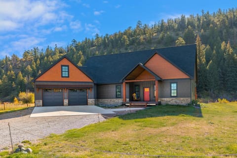 Mountain Shadow Retreat House in South Fork