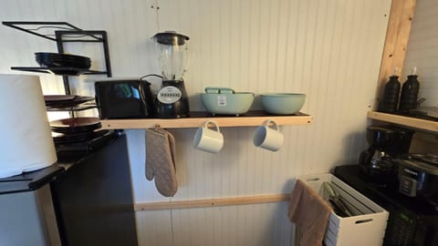 Coffee/tea facilities, Kitchen or kitchenette, minibar, oven, stove, toaster