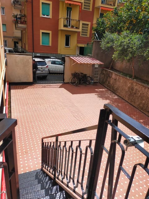 Property building, Balcony/Terrace, Inner courtyard view, Parking
