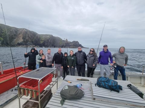 Burtonport fishing trips Barca ormeggiata in County Donegal