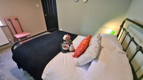 Jasper's by Spires Accommodation a great base to stay for Alton Towers House in Stoke-on-Trent