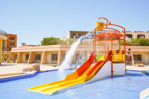 Aqua park, Swimming pool