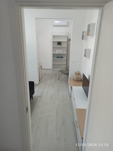 TV and multimedia, hair dresser, Internal: Not applicable to any particular room