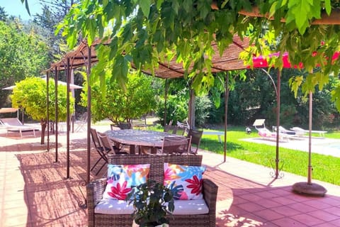 Le bastidon de Sanary- piscine et jardin paysagé. Villa in Sanary-sur-Mer