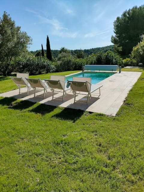 Le bastidon de Sanary- piscine et jardin paysagé. Villa in Sanary-sur-Mer