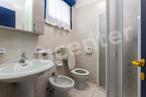 Shower, Bathroom, bidet