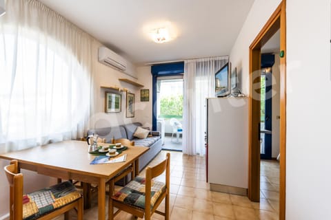 Kitchen or kitchenette, Living room, Dining area, air conditioner