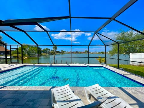 Artistic Decor Scenic Views Saltwater Heated Pool Villa House in Cape Coral