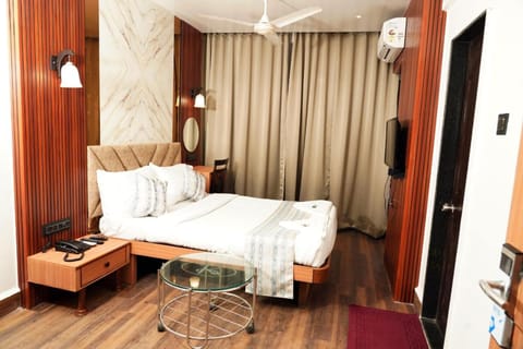 Hotel Padma Krishna Apartment in Pune