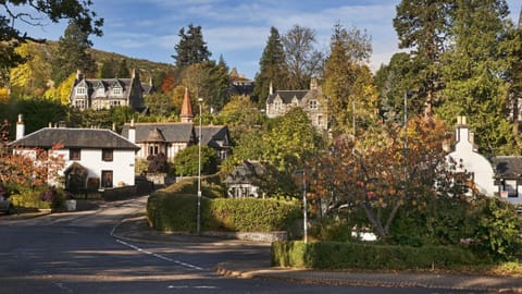 Neighbourhood, Natural landscape, Mountain view, Street view