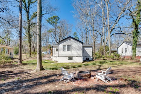 Pet-Friendly Mableton Home with Grill and Fire Pit! Maison in Mableton