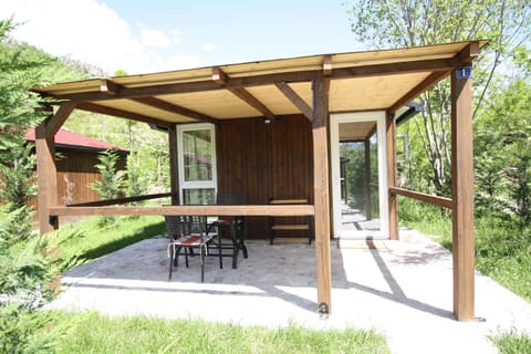 Spring, Balcony/Terrace, Dining area, Garden view