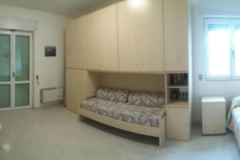 Appartamento 16 letti con cucina e parcheggio privato gratuito Apartment in Province of Foggia