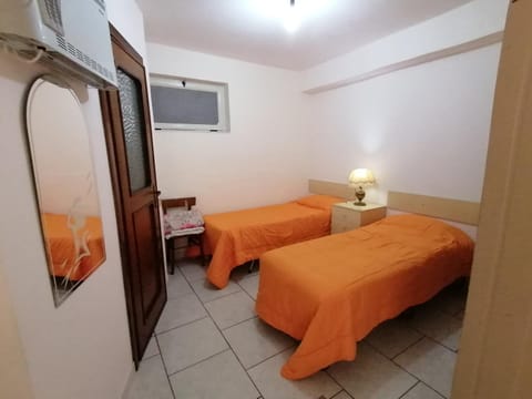 Appartamento 16 letti con cucina e parcheggio privato gratuito Apartment in Province of Foggia