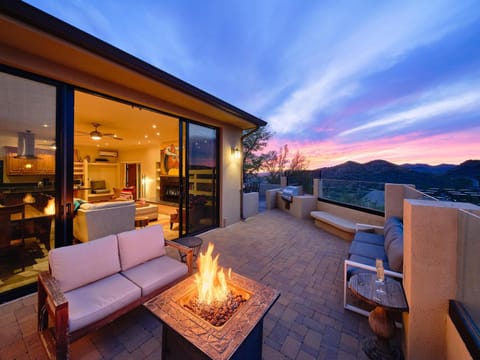 Summit Suite - Stunning Mountain Views - Hot Tub House in Carefree
