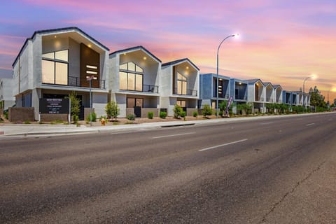 Chandler Cheers - 2 Downtown Chandler Homes - Community Pool House in Chandler