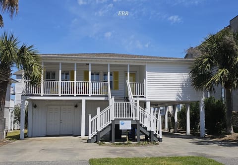 Family Sunset Surf - Approx 351 Feet to the Beach House in North Myrtle Beach