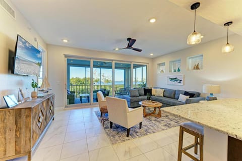 Bay View Resort Style Amenities Less Than 5 min From the Gulf Beaches House in Bradenton