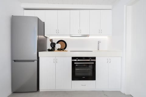 Kitchen or kitchenette, pet friendly, stove