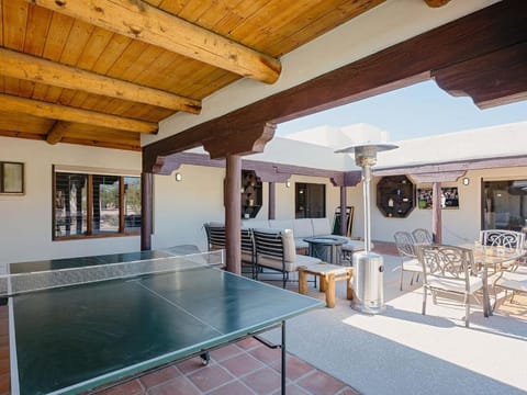 BED ROCK DESERT - HISTORIC CAVE CREEK HOME House in Phoenix