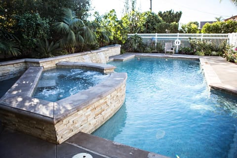 Hot Tub, Swimming pool