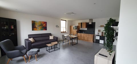 TV and multimedia, Kitchen or kitchenette, Living room, Seating area, Dining area, Evening entertainment