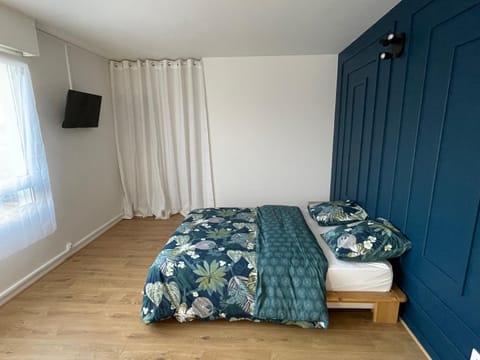 Coliving - Chambre bleue Vacation rental in Île-de-France