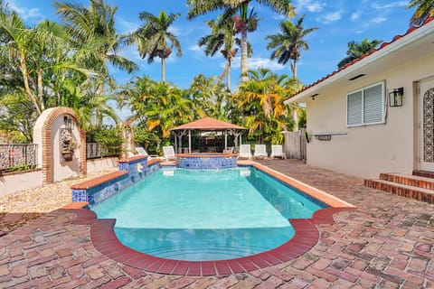 Patio, Pool view, Swimming pool, sunbed