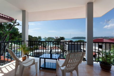 View (from property/room), Balcony/Terrace, Seating area, Sea view