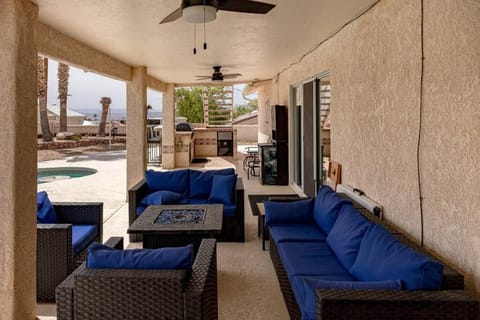 HavaMemorable Stay Pool Spa Firepit VIEWS! House in Lake Havasu City