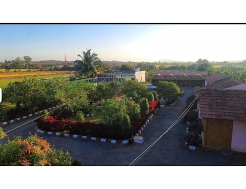 Property building, Spring, Day, Neighbourhood, Natural landscape, Garden, Garden view