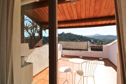 Patio, Balcony/Terrace, Mountain view