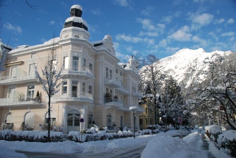 Facade/entrance, Winter