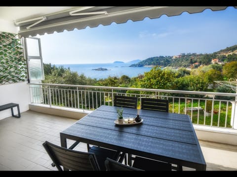 Day, Natural landscape, View (from property/room), Balcony/Terrace, Mountain view, Sea view