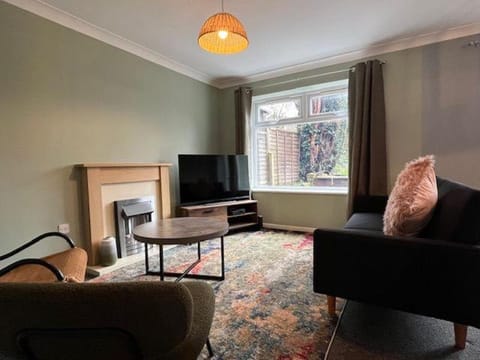 Harmony House - 4 Doubles, Free Wi-fi, Parking Apartment in Walsall